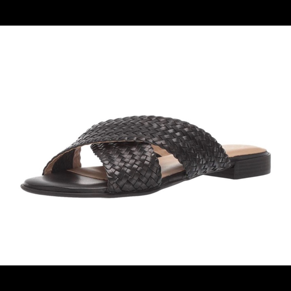 NWT Naturalizer Sandals